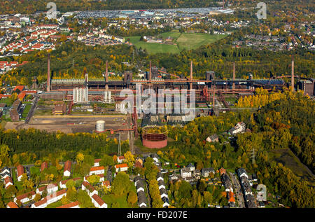 Cokerie Zollverein, automne, complexe industriel de la mine de charbon de Zollverein, site du patrimoine mondial de l'UNESCO, Essen, Ruhr Banque D'Images