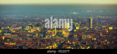 Skyline, le smog, RheinRuhrZentrum en face, Essen, Ruhr, Rhénanie du Nord-Westphalie, Allemagne Banque D'Images