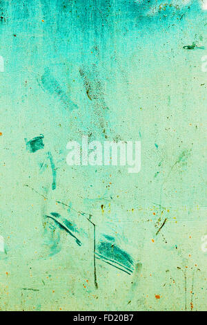 Creative belle fond vert, bleu de pulvérisation de peinture sur béton avec des fissures et des rayures. Style du paysage. La formation rocheuse su Banque D'Images