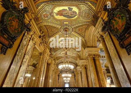 L'Opéra Garnier, des fresques au plafond décoré par Paul Baudry, Paris, France Banque D'Images