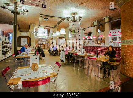 Turin, Italie. 27 Jan, 2016. Italie Piémont Turin Mole Antonelliana Musée Du Cinéma ' Caffetteria Vergnano Eataly' Credit : Realy Easy Star/Alamy Live News Banque D'Images