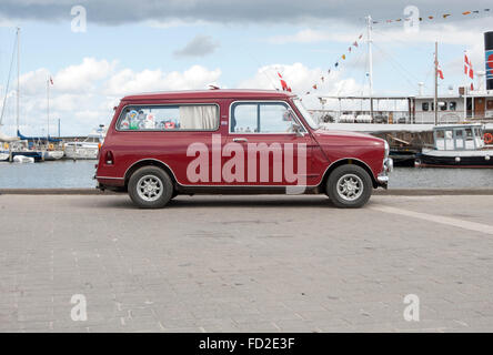 Austin Mini van camping-Sept Banque D'Images