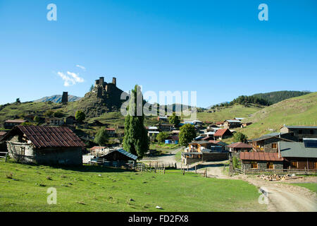 Kachetien Tuscheti-Nationalpark Georgien,,, Omalo, Oberdorf mit Keselo Festung Banque D'Images