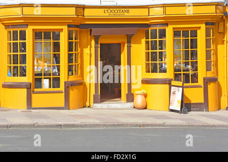 Le magasin l'Occitane en Provence vend des produits cosmétiques et de beauté célèbre et préserve les traditions provençales à Stratford-upon-Avon Warwickshire, Royaume-Uni Banque D'Images