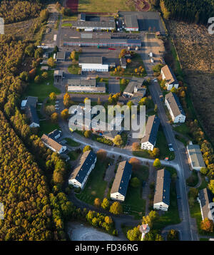 Vue aérienne du centre de réfugiés, dans l'ancienne caserne à Burbach Siegerland, mauvais traitement des réfugiés par les services de sécurité, Banque D'Images