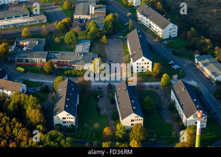 Vue aérienne du centre de réfugiés, dans l'ancienne caserne à Burbach Siegerland, mauvais traitement des réfugiés par les services de sécurité, Banque D'Images