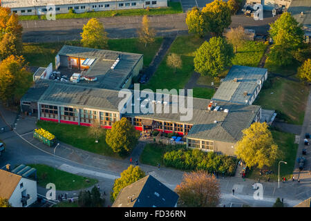 Vue aérienne du centre de réfugiés, dans l'ancienne caserne à Burbach Siegerland, mauvais traitement des réfugiés par les services de sécurité, Banque D'Images