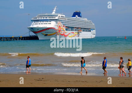 Bateau de croisière Norwegian Sun Puntarenas Costa Rica Amérique Centrale Banque D'Images