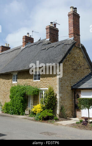 Cottages en pierre, Ashby St grands livres, Northamptonshire, Angleterre Banque D'Images