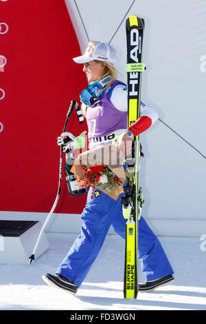 Cortina d'Ampezzo, Italie 23 janvier 2016. Lara GUT prend la 3ème place au cours de l'AUDI FIS Coupe du Monde de Ski alpin femmes Banque D'Images