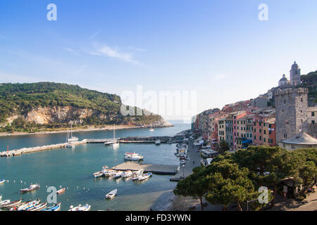 Portovenere et Palmaria Village typique de la Ligurie avec de petites maisons colorées en Ligurie près de Cinque Terre Banque D'Images