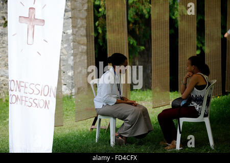 Abbaye de Hautecombe. Les jeunes adultes de 18 à 30 ans mission chemin neuf. La réconciliation. Banque D'Images