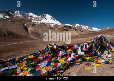 La passe himalayen Lachung La (5079m) sur la route de Manali à Leh, Inde Banque D'Images