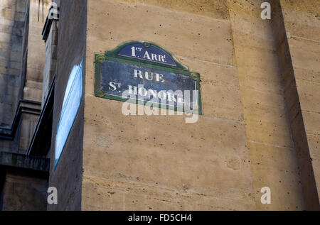 Rue St Honoré 1er arrondissement vintage metal street sign, Paris, France. Banque D'Images