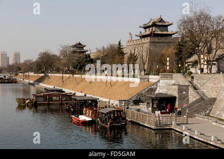 Xi'an city wall et des douves. Banque D'Images