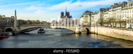 L'île de la Cité et l'Île Saint-Louis avec Notre Dame et pont de la Tournelle, pont, rivière Seine, Paris France. Banque D'Images