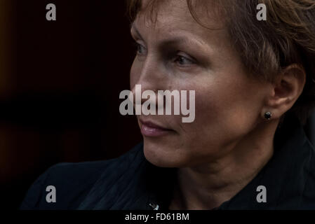 Londres, Royaume-Uni. 28 janvier, 2016. Marina Litvinenko Visites Accueil Bureau pour rencontrer le ministre de l'intérieur Theresa mai après demander des sanctions contre la Russie Crédit : Guy Josse/Alamy Live News Banque D'Images