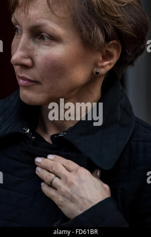 Londres, Royaume-Uni. 28 janvier, 2016. Marina Litvinenko Visites Accueil Bureau pour rencontrer le ministre de l'intérieur Theresa mai après demander des sanctions contre la Russie Crédit : Guy Josse/Alamy Live News Banque D'Images