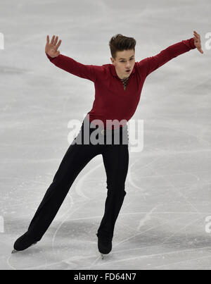 Bratislava, Slovaquie. 28 janvier, 2016. La République tchèque Jiri Belohradsky en concurrence dans le le programme court au cours de l'or aux Championnats du monde de patinage artistique à Bratislava, Slovaquie, jeudi 28 janvier, 2016. © Vaclav Salek/CTK Photo/Alamy Live News Banque D'Images