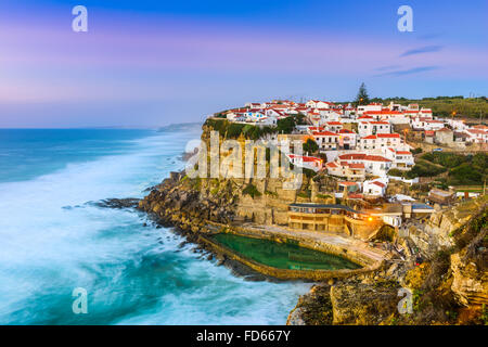 Praia das Maçãs, Portugal ville côtière. Banque D'Images