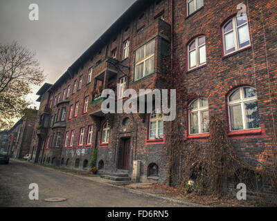 Katowice, Pologne - 05 novembre 2015 : Bâtiments résidentiels Historique . Le district minier de Nikiszowiec Banque D'Images