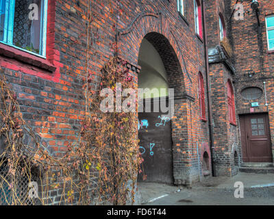 Katowice, Pologne - 05 novembre 2015 : Bâtiments résidentiels Historique . Le district minier de Nikiszowiec Banque D'Images