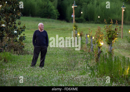 Solace est un film thriller mystère américain de 2015 réalisé par Afonso Poyart. Écrit par Peter Morgan et Sean Bailey d'une histoire par Ted Griffin, Le film stars Anthony Hopkins, Colin Farrell, et Jeffrey Dean Morgan. Cette photo est pour un usage éditorial uniquement et est l'auteur de la société film et/ou le photographe attribué par le film ou la société de production et ne peut être reproduite que par des publications dans le cadre de la promotion du film ci-dessus. Un crédit obligatoire pour l'entreprise de film est nécessaire. Le photographe devrait également être portés lorsqu'il est connu. Banque D'Images