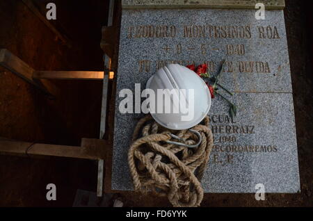 Guadalajara, Espagne. 28 janvier, 2016. Une fosse commune dans le cimetière de Guadalajara en Espagne. © Jorge Sanz Garcia/Pacific Press/Alamy Live News Banque D'Images