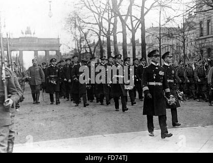 La réception de l'équipage du SMS Wolf à Berlin, 1918 Banque D'Images