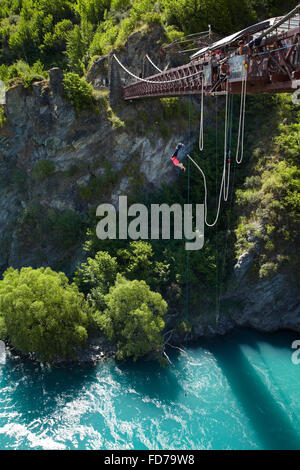 Saut de la ville historique de Kawarau Bridge, rivière Kawarau Kawarau, Gorge, District des Lacs du Sud, île du Sud, Nouvelle-Zélande Banque D'Images