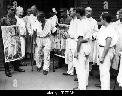 Les patients de l'hôpital lors du référendum à Berlin, 1934 Banque D'Images