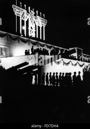 Au cours de la tribune Zeppelin grand tattoo au congrès de Nuremberg, 1935 Banque D'Images