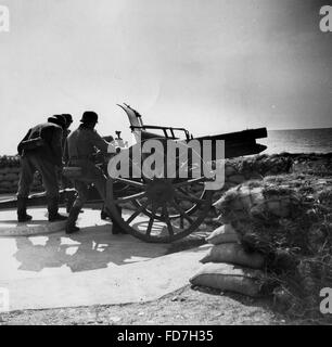 L'artillerie côtière allemande sur le mur de l'Atlantique Banque D'Images