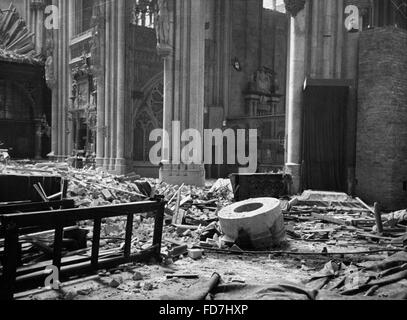 Dommages causés par les bombes de la cathédrale de Cologne, 1943 Banque D'Images