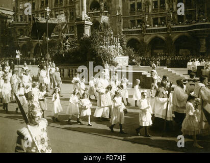 Procession du Corpus Christi sur la Marienplatz, 1915 Banque D'Images