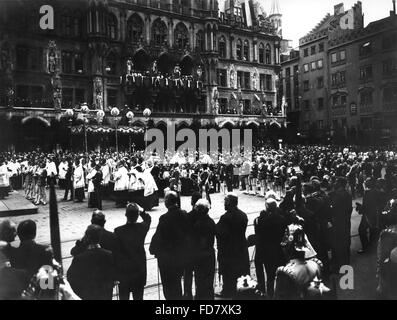 Procession du Corpus Christi sur la Marienplatz, 1907 Banque D'Images