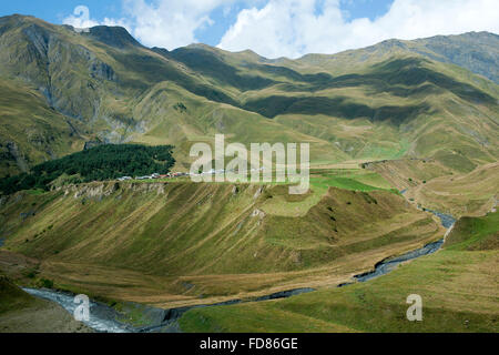 Georgien, Mtskheta-Mtianeti, beim Dorf südlich von Stepanzminda Sioni an der Georgischen Heerstrasse Banque D'Images