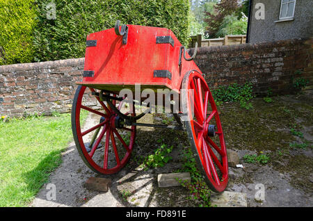 Fire panier, Ashby St grands livres, Northamptonshire, Angleterre Banque D'Images