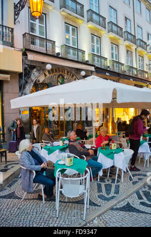 Terrasse de café Brasileira, Largo Chiado, Chiado, Lisbonne, Portugal Banque D'Images