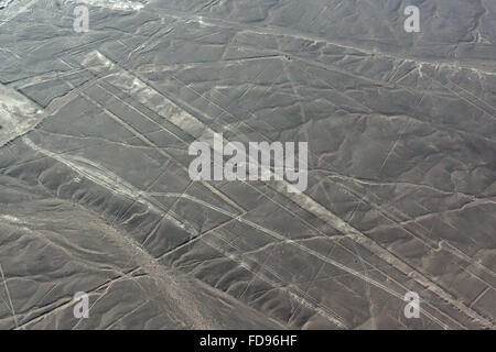 Triangulos et des trapèzes. Désert de Nazca. Banque D'Images