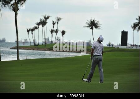 Singapour, Singapour. 29 janvier, 2016. Jordan Spieth des États-Unis réagit lors de l'Open de Singapour SMBC tenu au Club de Golf de Sentosa, Singapour cours Serapong, le 29 janvier 2016. Credit : Puis Chih Wey/Xinhua/Alamy Live News Banque D'Images