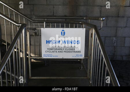 Dundee, Royaume-Uni. 29 janvier. Gertrude tempête a apporté de grands vents et de grosses vagues à Dundee en Écosse. Crédit : Stephen Finn/Alamy Live News Banque D'Images