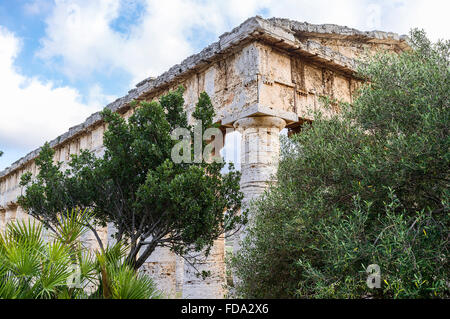 Le temple dorique de Ségeste, en Sicile construit à la fin du 5e siècle avant J.-C. Banque D'Images