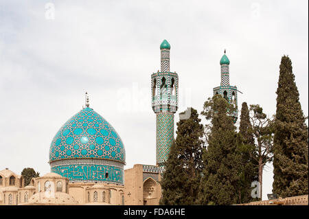 Mosquée grave de couleur turquoise, Dome, minarets, mausolée de Shah Wali Nimatullah, Soufisme chiite, Mahan, province de Kerman, Iran Banque D'Images