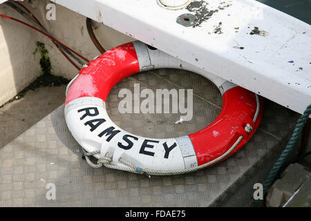 Anneau de vie sur le bateau dans le port, Ramsey, Ile de Man Banque D'Images