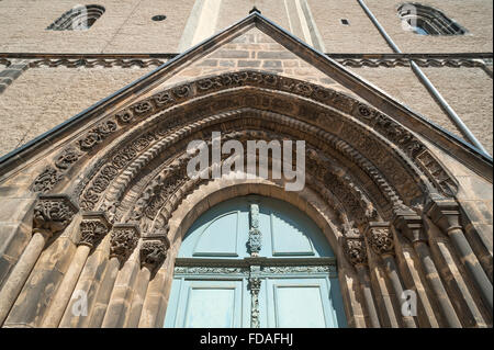 Entrée romane de Saint Peter's Church, Görlitz, Oberlausiitz, Saxe, Allemagne Banque D'Images