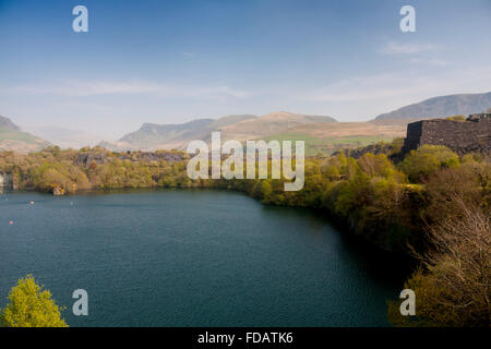 Dorothea Ardoise lac près de Talysarn Nantlle Gwynedd Valley North Wales UK Banque D'Images