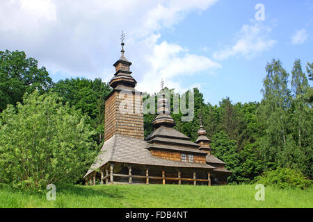 Dans l'ancienne église en bois, l'Ukraine Pirogovo Banque D'Images