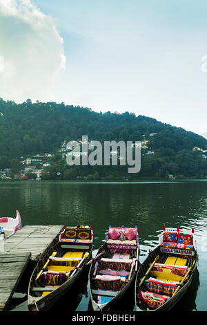 Station de colline Mountain River Boat personne n Banque D'Images