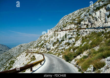 Kroatien, Dalmatien, Makarska, Naturpark Biokovo, Fahrt auf den dritthöchsten Berg Kroatiens, den Sveti Jure 1762 m. Banque D'Images